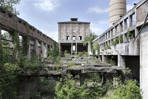mulberry abandoned cement factory